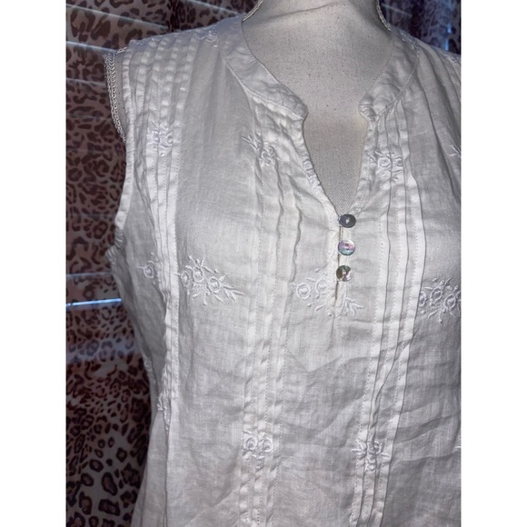 Women’s White Saint Tropez West Tank Top 🤍 - Picture 5 of 17